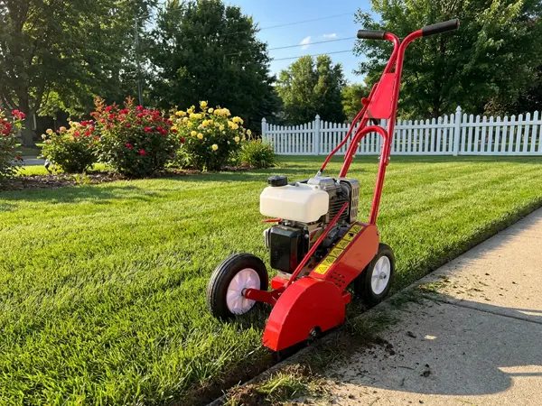 New Product Launch | Tianjin Weide Aviation Lawn Trimmer Debuts Heavy, Empowering Efficient Greening and Maintenance